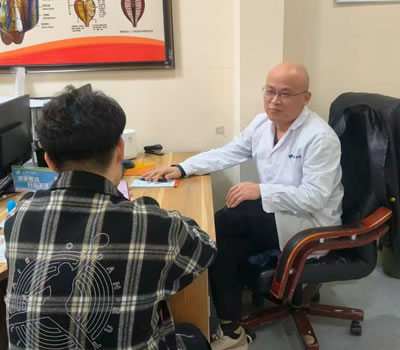 上饶市|男科医师高朋磊：守护男性健康，专业男科诊疗